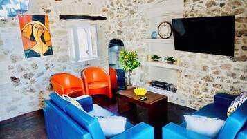 House, 2 Bedrooms, Sea View | Living area