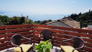 House, 2 Bedrooms, Sea View | Balcony