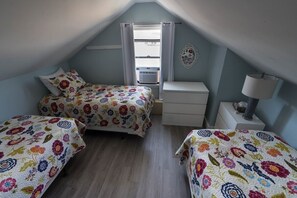 3 bedrooms, WiFi - Rare Peak Summer Beachfront | Sleeps 8 | Kayaks, Surfboards, SUPs | Dog Friendly (Wells)
