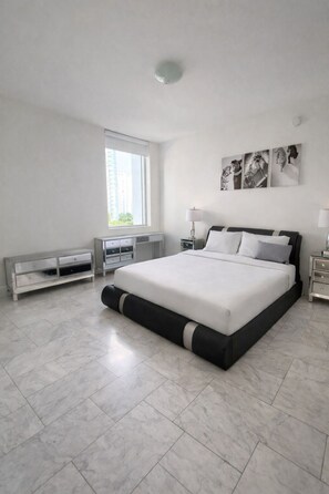 2 bedrooms, iron/ironing board, WiFi, bed sheets - Brickell Luxury Miami High rise, King suite, 2BD 2BA, Parking free (Miami)