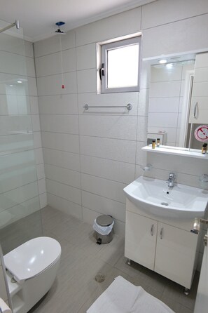 Bathroom - Vila Era 2 (Sarande)
