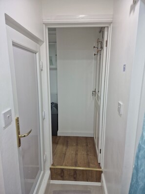 Interior - NightRest Homes Studio Parking +5 Minutes AirPort (Luton)