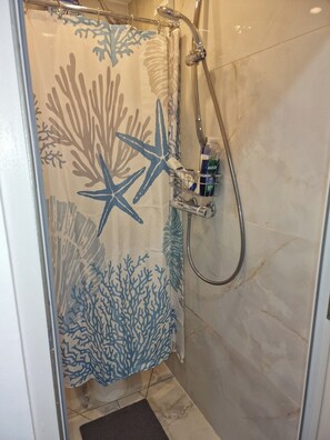 Hair dryer, towels - NightRest Homes Studio Parking +5 Minutes AirPort (Luton)