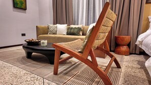 Executive Room, 2 Double Beds | Living area