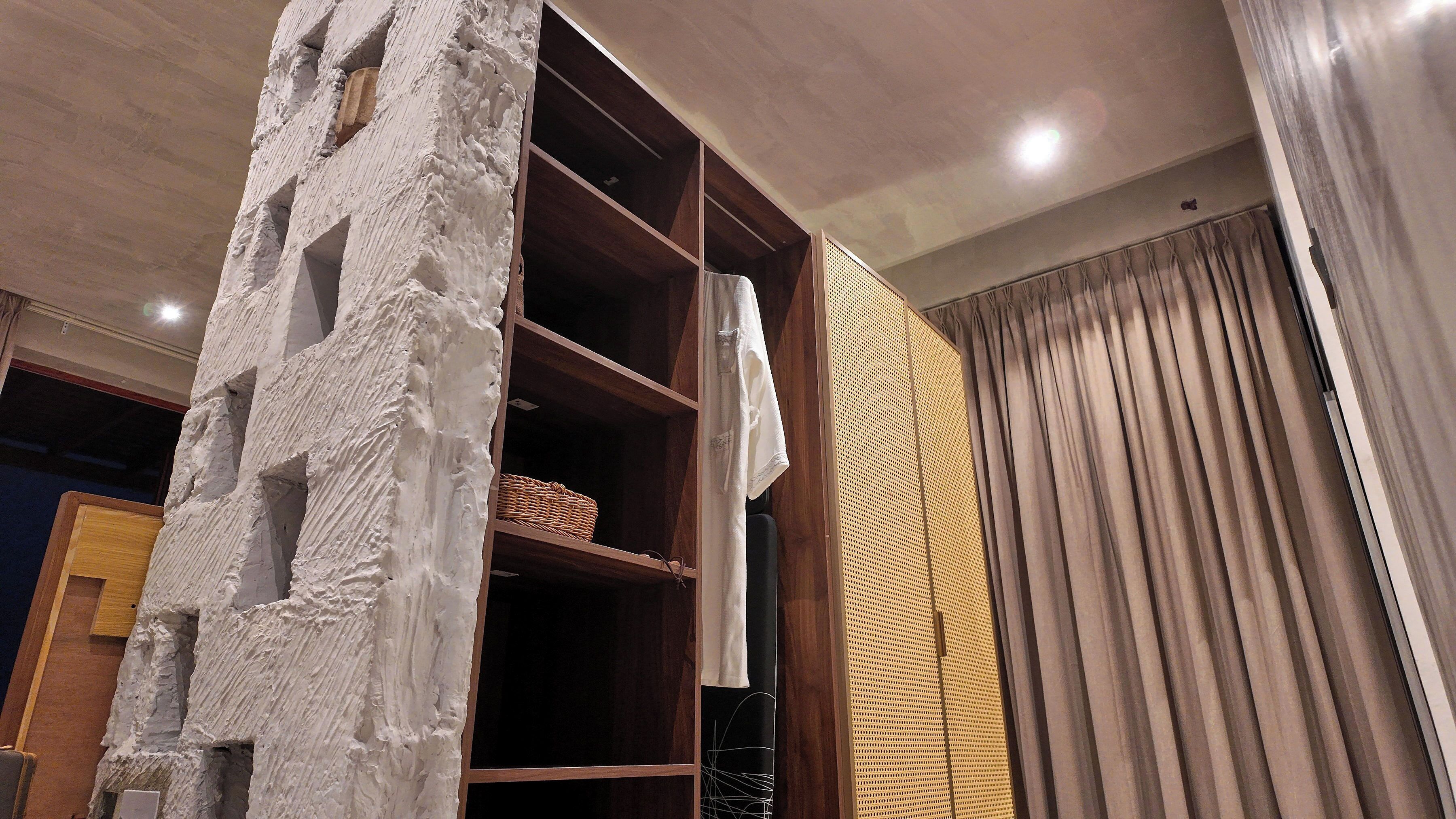 Luxury Suite, Balcony, Mountain View | Interior