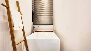 Signature Suite | Bathroom