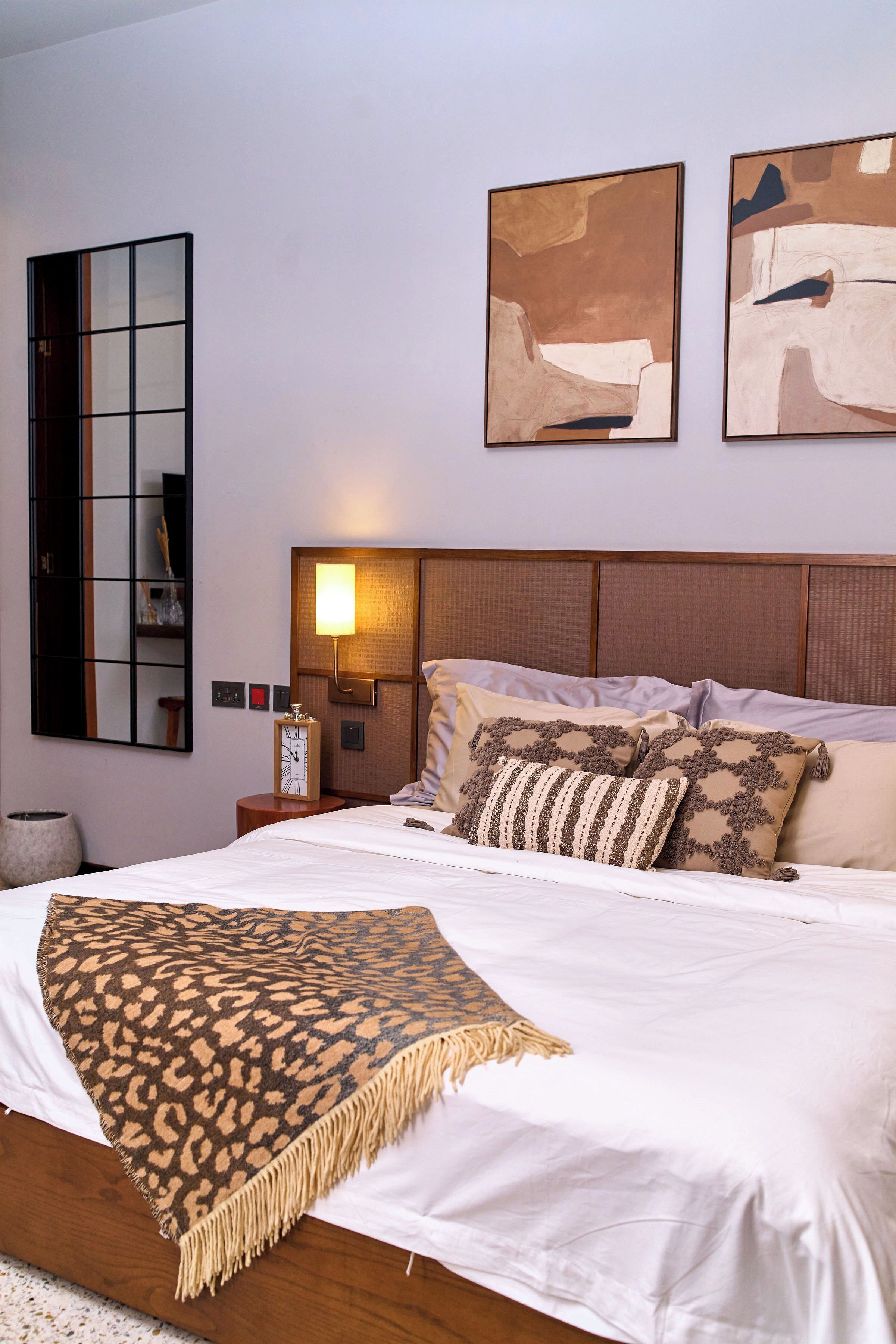 Standard Suite, Balcony, Mountain View