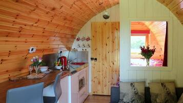 Microwave, oven, cookware/dishes/utensils