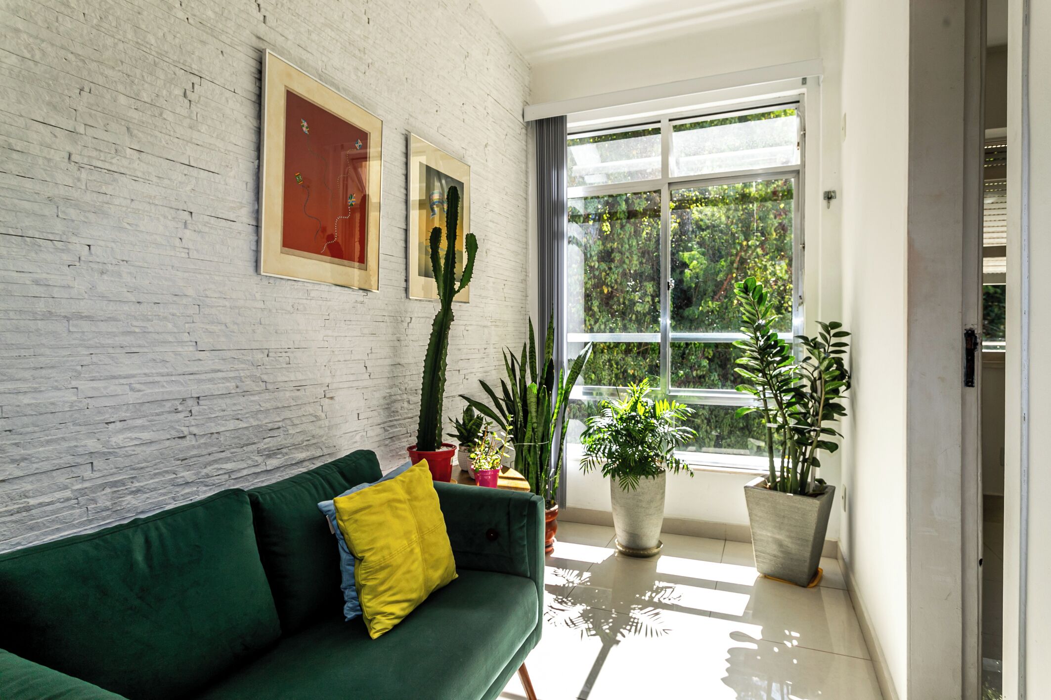 Apartment | Living area | TV