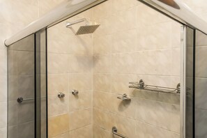 Apartment | Bathroom - Leme 2 quartos amplo 2 min praia (Rio de Janeiro)