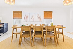 Dining - Peaceful Coastal Escape Near Nav Beach & Dining (Navarre)