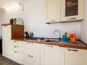 Private kitchen - Lake and Pool by Interhome (Leggiuno)