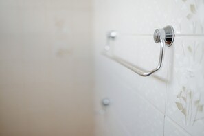 Hair dryer