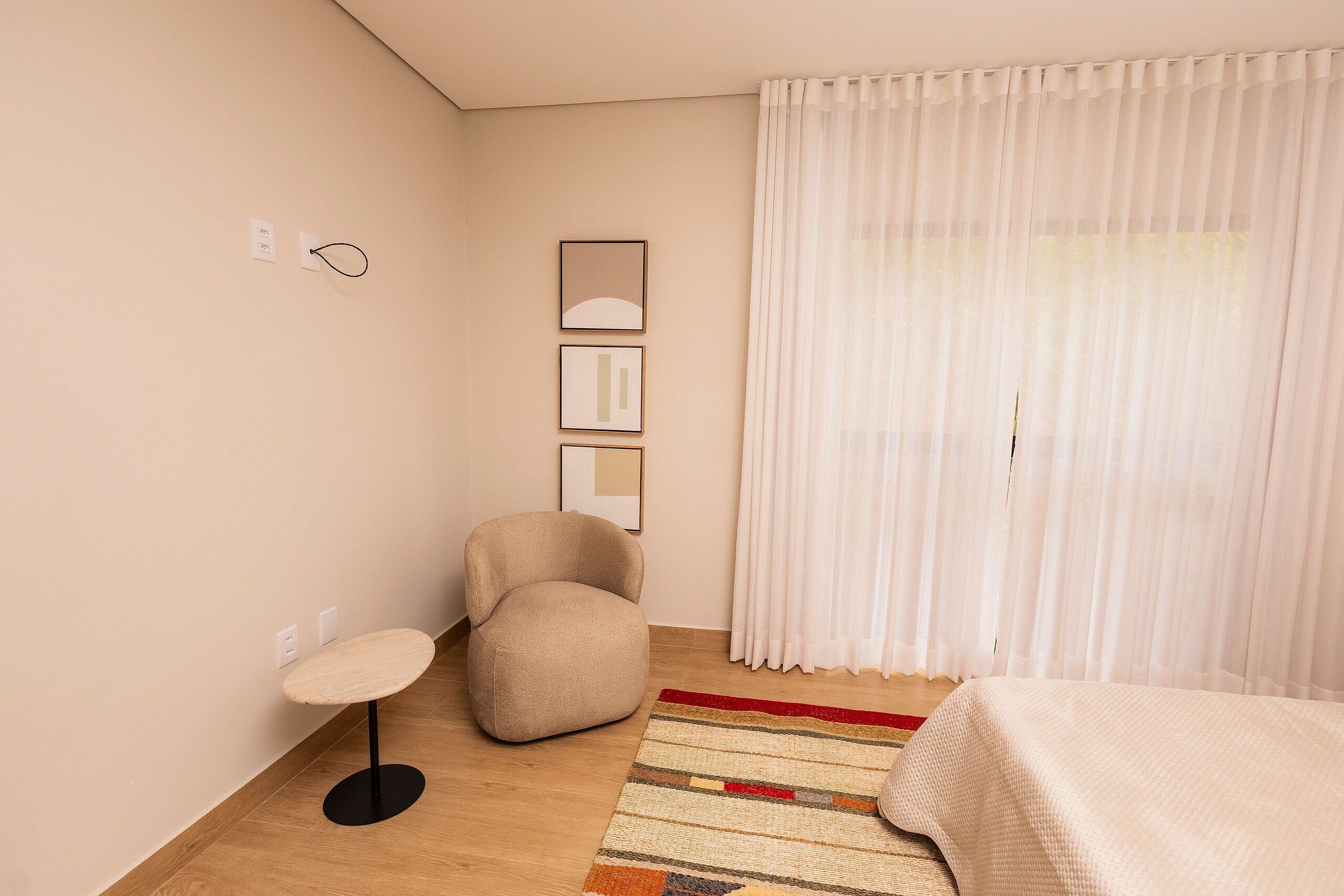 9 bedrooms, iron/ironing board, Internet, bed sheets