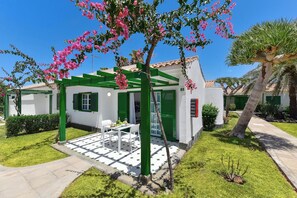 Outdoor dining - Campo Golf 27 by VillaGranCanaria (Las Palmas de Gran Canaria)