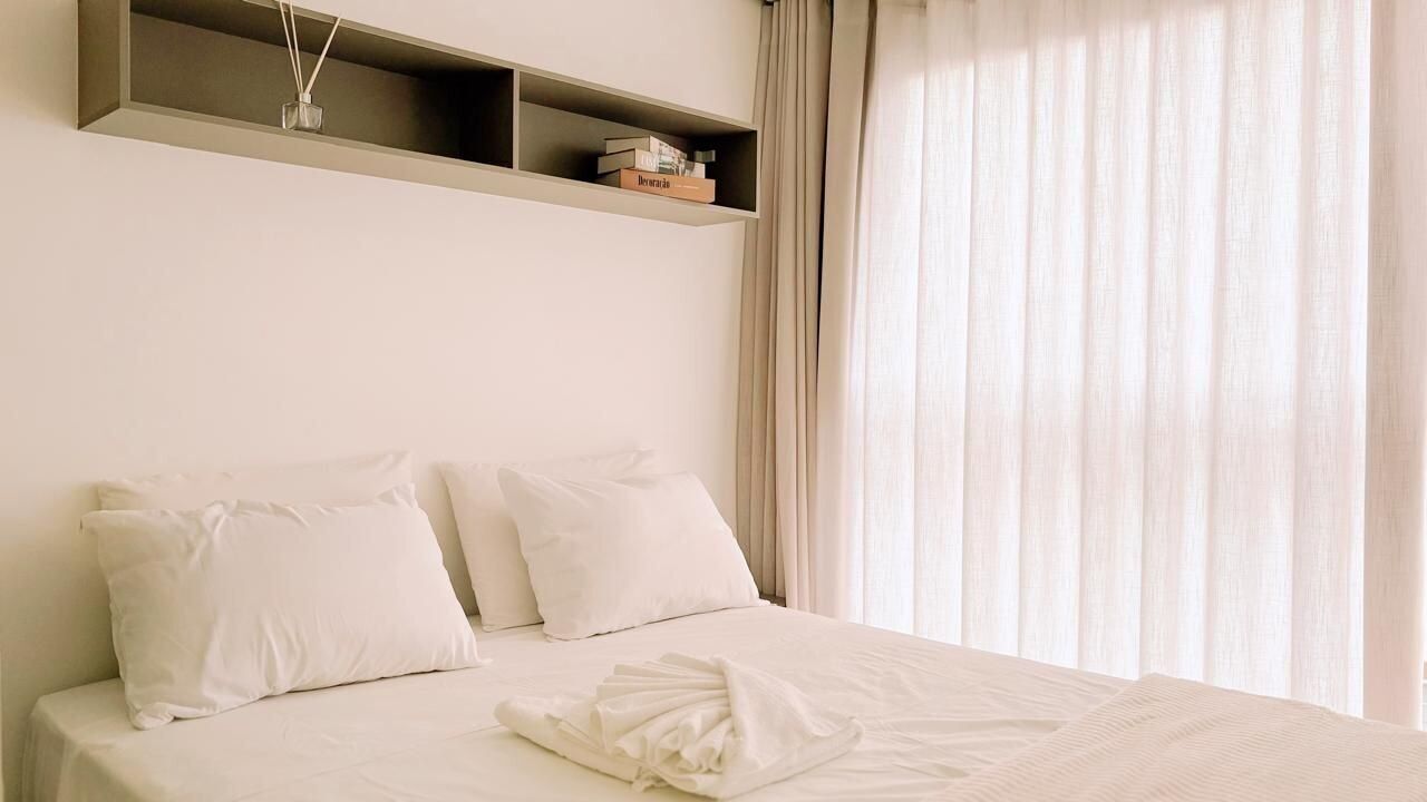1 quarto, ferros/tábuas de passar roupa