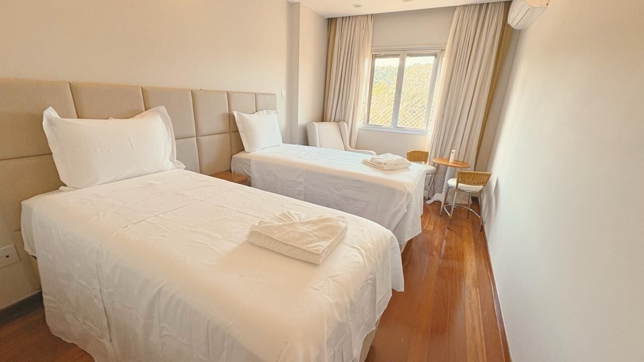 2 bedrooms, iron/ironing board