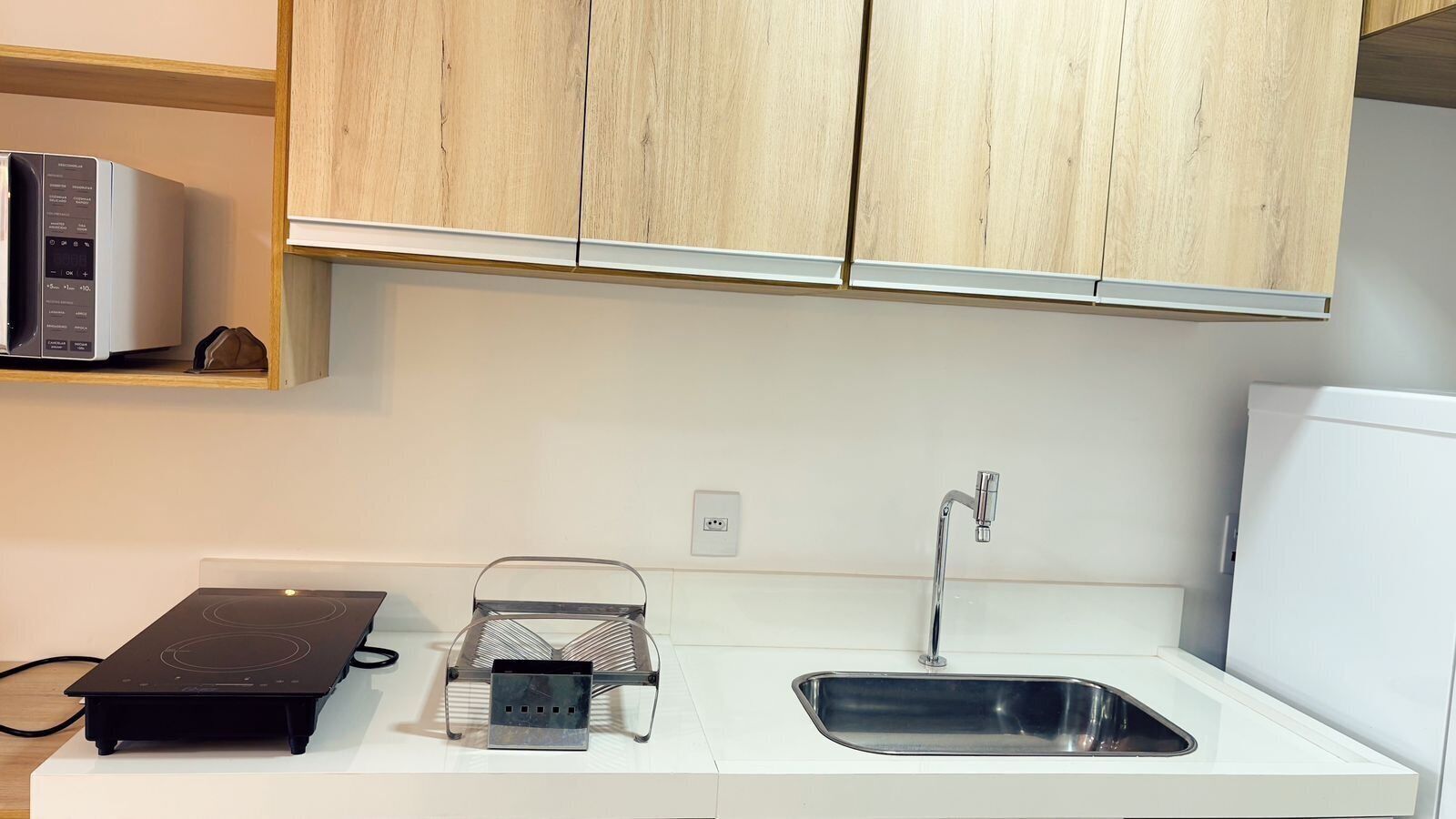 冰箱、微波炉、烤箱、厨具/餐具