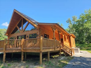 Exterior - Tremendous 5-bedroom cabin near Lake Tenkiller! (Cookson)