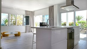Fridge, microwave, oven, dishwasher - 3.4 Deva Beach - Oceanview luxury 1 bedroom Villa (Maspalomas)