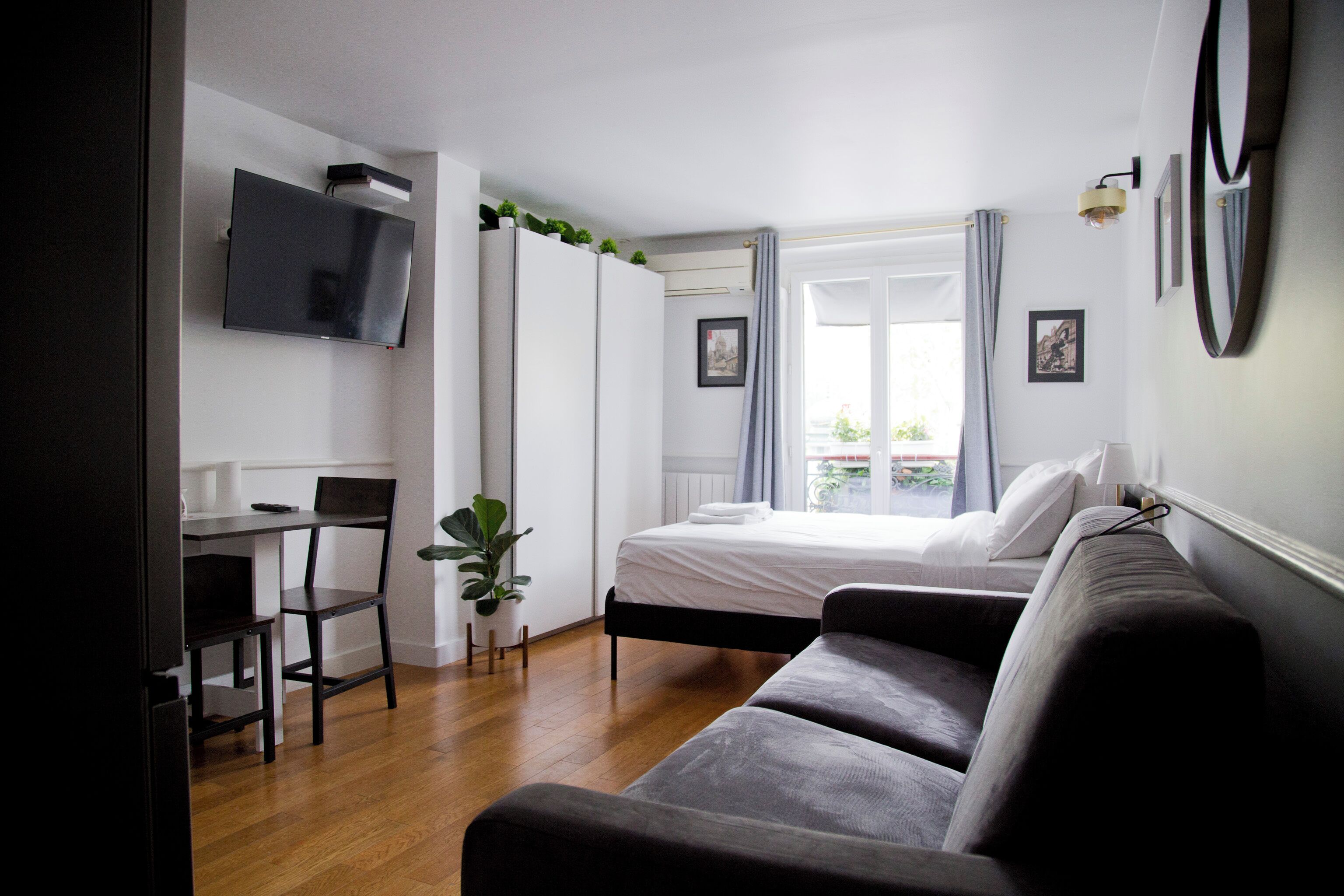 Iron/ironing board, free WiFi, bed sheets