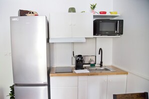 Private kitchen - Nice renovated AC studio in Saint Germain (Paris)