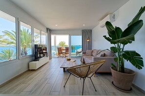 TV - 3.3 Deva Beach - Oceanview luxury 1 bedroom Apartm (Maspalomas)