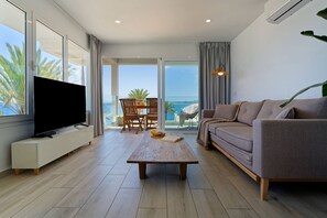 TV - 3.3 Deva Beach - Oceanview luxury 1 bedroom Apartm (Maspalomas)