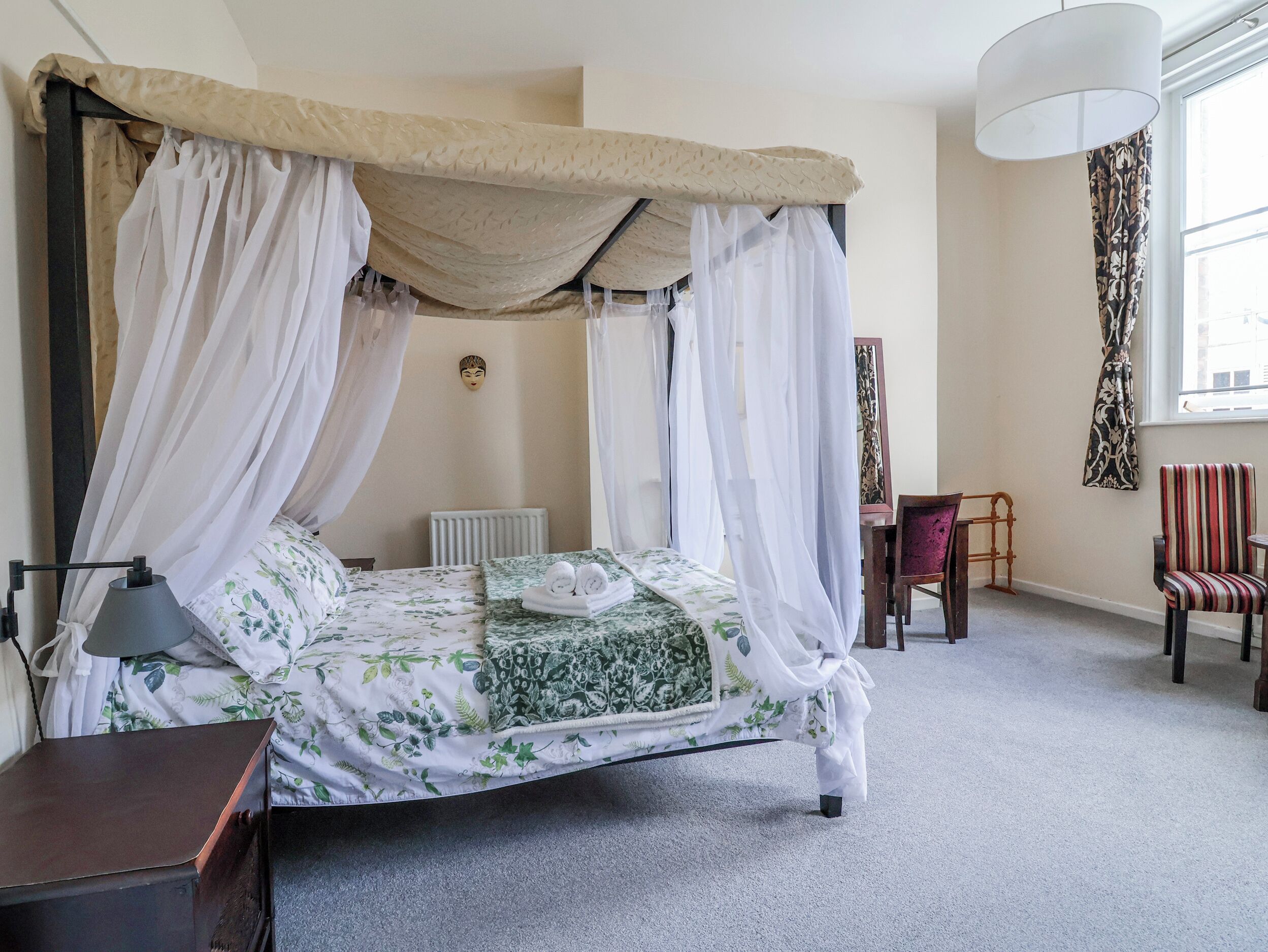 2 bedrooms, individually decorated, individually furnished, free WiFi