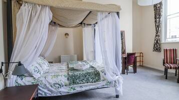 2 bedrooms, individually decorated, individually furnished, free WiFi