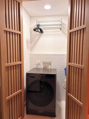 Apartment, 1 Bedroom | Laundry - Modern Studio Apartment in Cali's Vibrant University District (Cali)