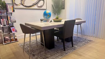 House, 4 Bedrooms, Patio | Dining room
