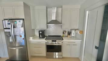 House, 4 Bedrooms, Patio | Interior