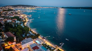 Marina - Beachfront Villa Luminara with 4 bedrooms, private pool, sauna (Seget Donji)