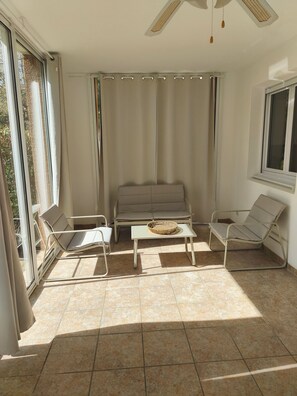 Interior - Apartment cozy2 bedrooms ideal stay Provence (Saint-Martin-de-Crau)