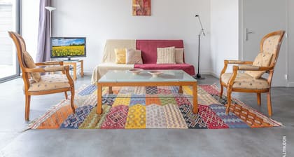 Magnifique cuvage en pierre de caractĂšre au coeur des vignes Beaujolais