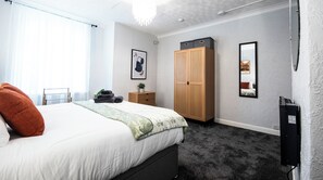 1 bedroom, iron/ironing board, WiFi, bed sheets - St Andrews House by Guestz (Lytham Saint Annes)