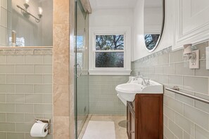 Hair dryer, towels - Pool Home Oasis - Home for five (Tampa)
