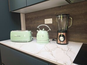 Coffee and/or coffee maker - Bright loft near court 2 BR and table for 10 (Carcassonne)