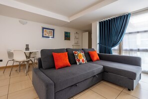 Smart TV - Via San Benigno 5 - One Bedroom Apartment, Sleeps 4 (Milan)