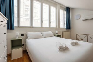 1 bedroom, iron/ironing board, free WiFi, bed sheets - Via San Benigno 5 - One Bedroom Apartment, Sleeps 4 (Milan)