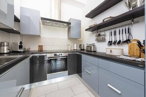 Fridge, microwave, oven, stovetop - Luxury Five Bedroom Villa With Pool (Zaton)