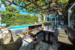 Outdoor dining - Family Four Bedroom Holiday Home with Pool (Mlini)
