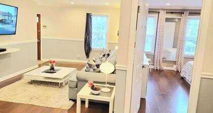 Terrific 2-bedroom apartment Free Parking - walk to train