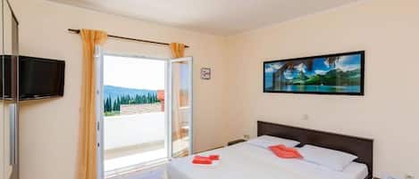3 Schlafzimmer, Bügeleisen/Bügelbrett, WLAN, Bettwäsche