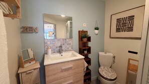 Bathroom - Cosy studio (Riez)