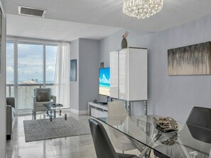 Interior - Icon Brickell - 42nd Fl - Oceanview - Spa Access (Miami)