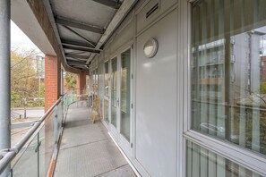 Exterior detail - Bright City Center 2BR Flat with Private Balcony (Birmingham)