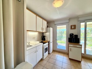 Microwave, oven, stovetop - La Terrasse du Lac (Fréjus)