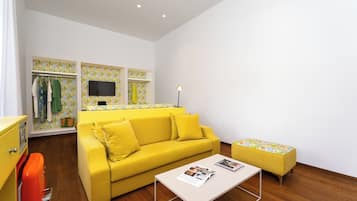 In-room safe, desk, blackout curtains, free WiFi